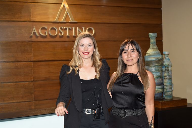 Andrea Morales y Mariana Encinas. Andrea Morales y Mariana Encinas.