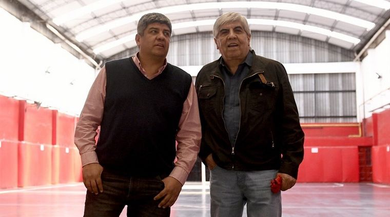 Pablo Moyano junto a su padre Hugo Moyano. Foto: CA Independiente