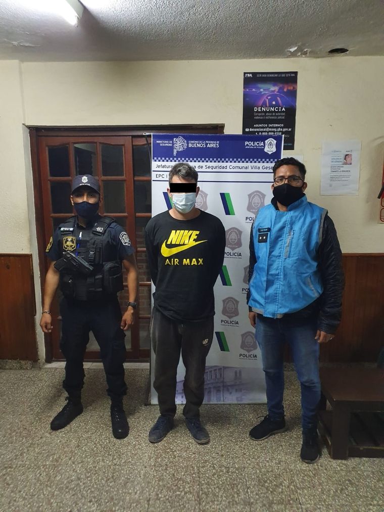 El sospechoso al quedar detenido