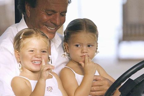 Las gemelas de Julio Iglesias y Miranda Rinjsburger cumplieron 22 años de edad. Foto: Julio Iglesias  / Instagram