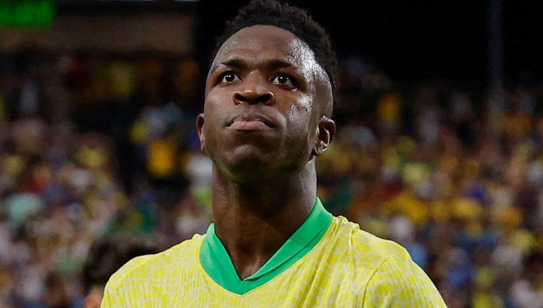 A Vinicius Jr. le tocó vivir la eliminación de Brasil desde afuera y se sintió plenamente responsable. Foto: NA