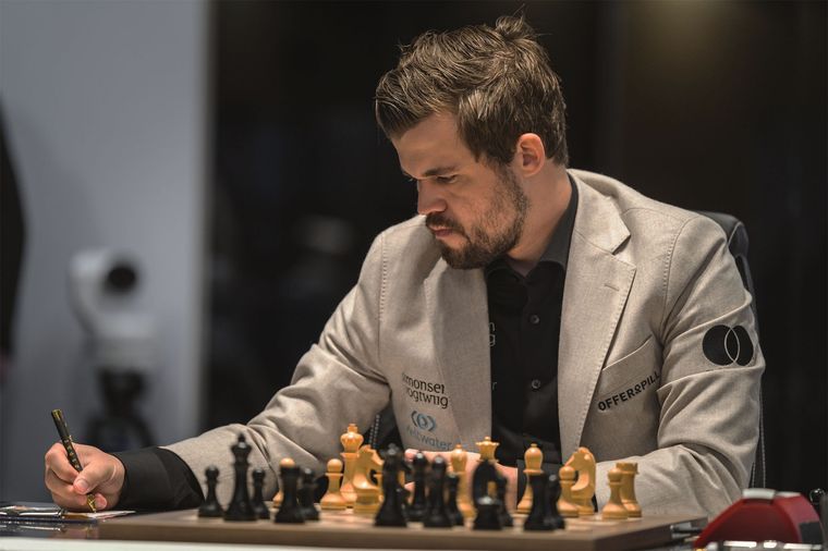 Magnus Carlsen. Foto: World chess  -  https://worldchess.com/news/pictures/8A17D45C-2806-4512-AA21-B8E68760AE4C.jpeg