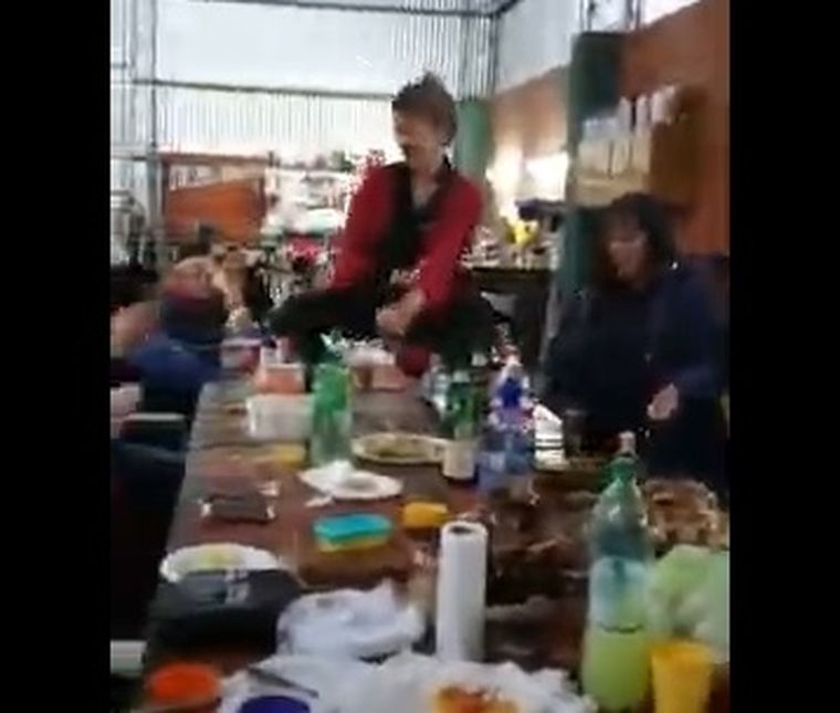 Los trabajadores de la Salud se juntaron para la despedida de soltera de una odontóloga