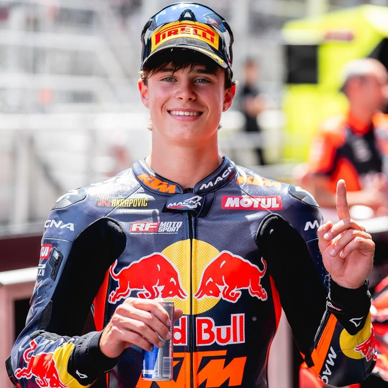 Valentín Perrone logró su tercera pole position de su carrera y saldrá 1° en Cataluña. Valentín Perrone logró su tercera pole position de su carrera y saldrá 1° en Cataluña.
