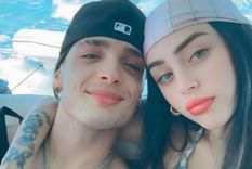 Peso Pluma adornó su árbol de navidad con una imagen de su novia Nicki Nicole. Foto: Instagram/ Peso Pluma Peso Pluma adornó su árbol de navidad con una imagen de su novia Nicki Nicole. Foto: Instagram/ Peso Pluma