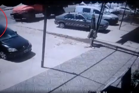 El accidente fue captado por cámaras de seguridad