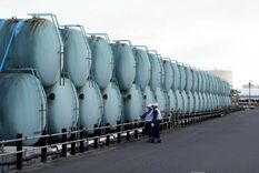 Agua radiactiva tratada, almacenada en tanques en Fukushima. Foto: Ap.