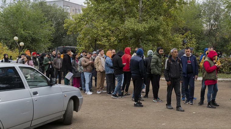 Miles de rusos se han marchado de su país. Foto: SkyNews.
