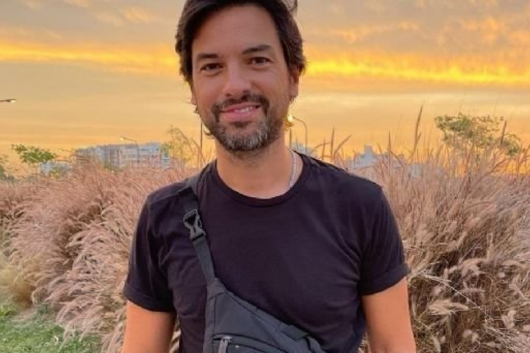 EL CHINO LEUNIS TIENE UNA FAMILIA MUY NUMEROSA ESTÁ CASADO CON MACA Y SON SIETE EN CASA.