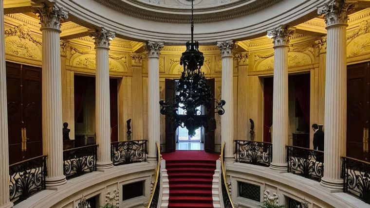 El palacio de Recoleta que recibirá al sumo pontífice en Argentina. Te contamos su historia y&nbsp; te mostramos el lujo de la Nunciatura Apostólica.