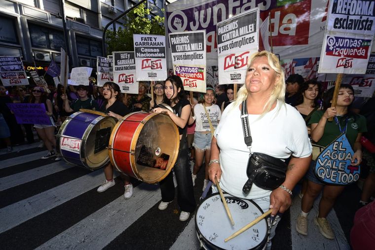 Mujeres en la marcha por el 8M. Mujeres en la marcha por el 8M.