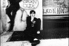 La famosa tapa del disco Clics Modernos.