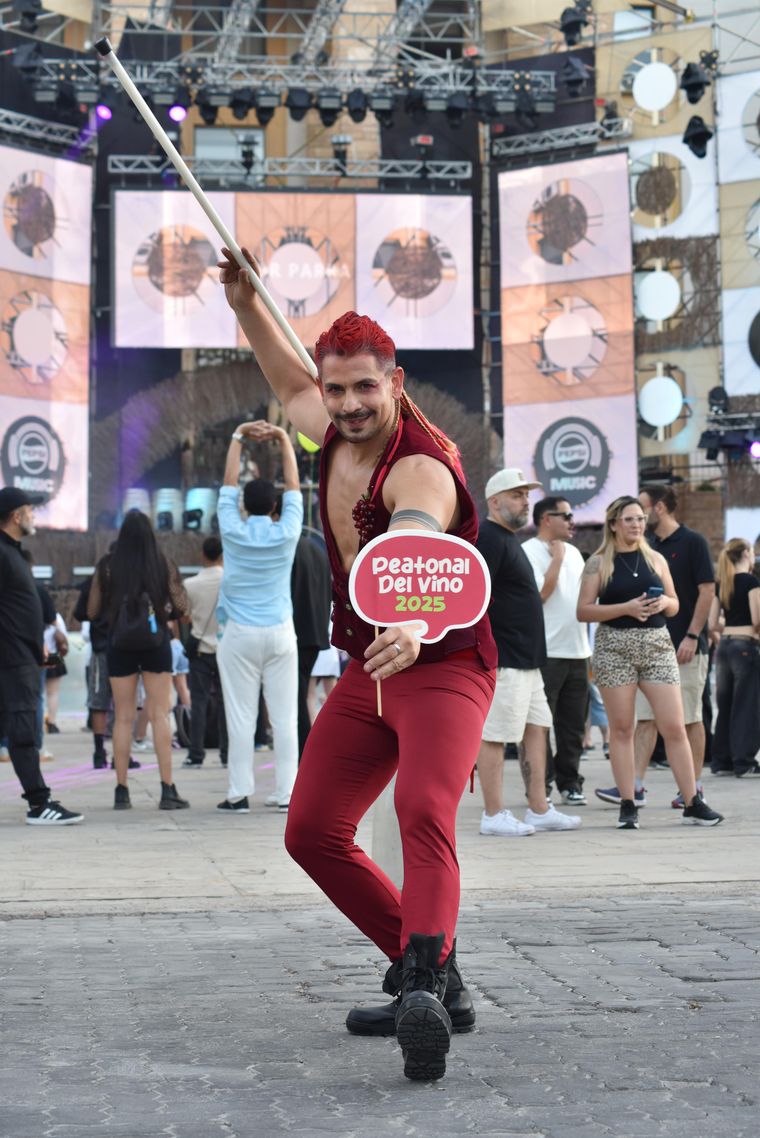 Este sábado arrancó una nueva edición de la Peatonal del Vino. Este sábado arrancó una nueva edición de la Peatonal del Vino.