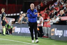 El Gato, preocupado. Asoma River Plate. El Gato, preocupado. Asoma River Plate.