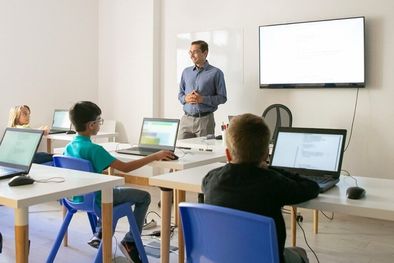 MDZol | Las niñas que acceden hoy a una educación digital integral serán otro tipo de usuarias: podrán diseñar soluciones. Foto: Archivo MDZ