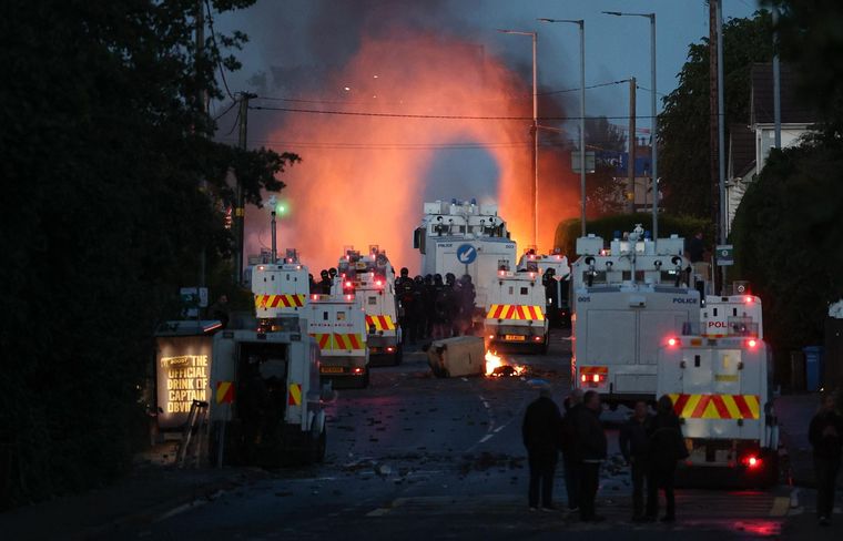 El ataque de un inmigrante sudanés a un ciudadano irlandes desató disturbios en Irlanda del Norte.