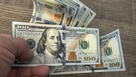 Con la nueva intervención del Tesoro de Estados Unidos, el dólar consiguió un día de estabilización el miércoles. Con la nueva intervención del Tesoro de Estados Unidos, el dólar consiguió un día de estabilización el miércoles.