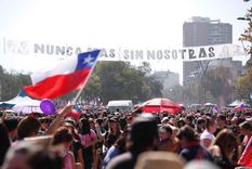 miles de mujeres en el mundo se manifiestan contra la violencia machista