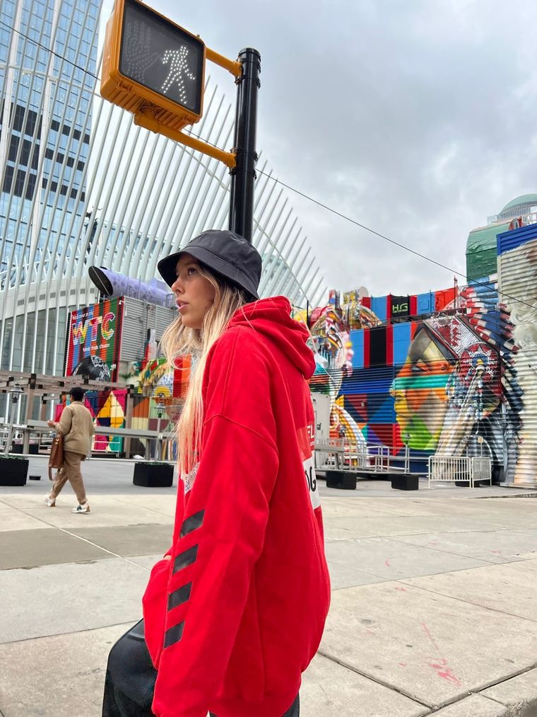 Martina Mendiguren es la creadora de la marca de buzos Jagger Market, que se inspira en Estados Unidos. Foto: Instagram