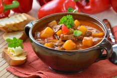 Guiso de papas y carne: receta fácil, económica y deliciosa. Guiso de papas y carne: receta fácil, económica y deliciosa.