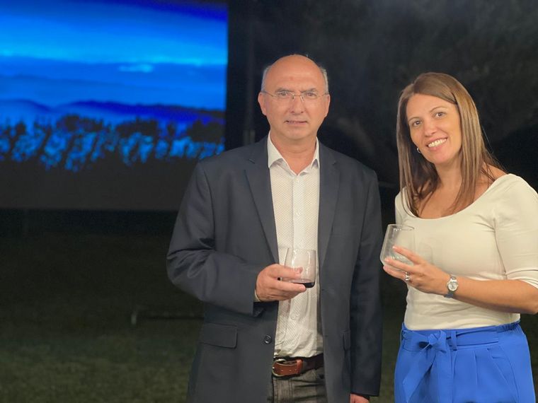 Alejandro Martin (Gobierno de San Juan) y Valeria Strozzi (Grupo Peñaflor). Alejandro Martin (Gobierno de San Juan) y Valeria Strozzi (Grupo Peñaflor).
