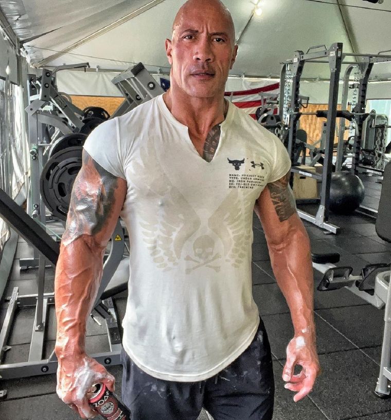 Dwayne Johnson es una de las celebridades más queridas del mundo del espectáculo.