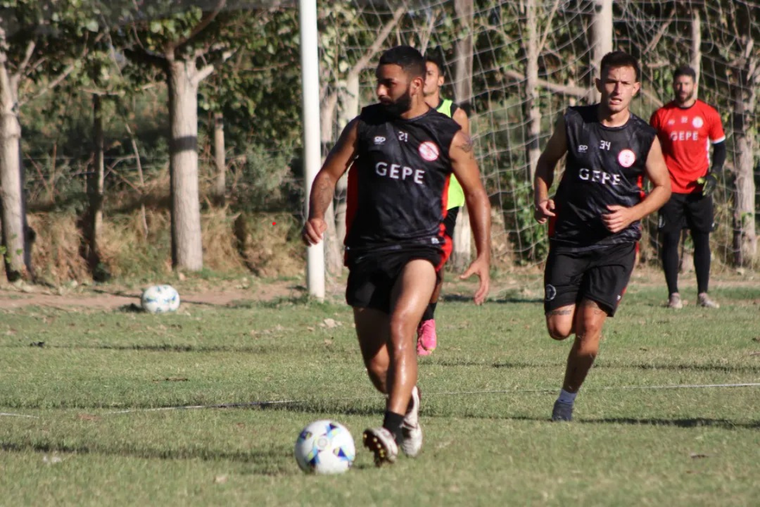 Huracán venció a Godoy Cruz en un nuevo amistoso de pretemporada. Foto: Prensa HLH