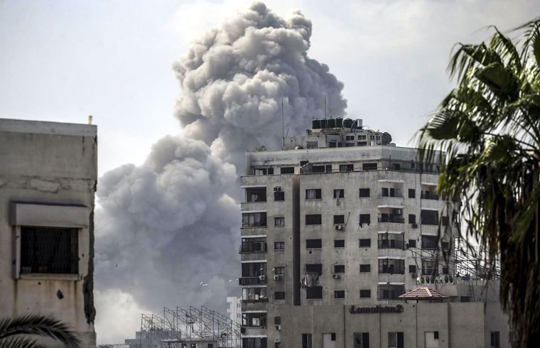 Israel realizó un nuevo bombardeo en Gaza y asesinó a decenas de personas. Foto Efe Israel realizó un nuevo bombardeo en Gaza y asesinó a decenas de personas. Foto Efe