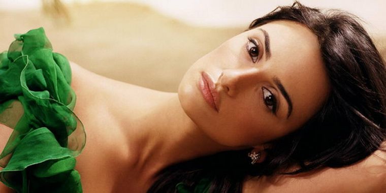 Además de ser guapísima, Penélope canta. Foto: web
