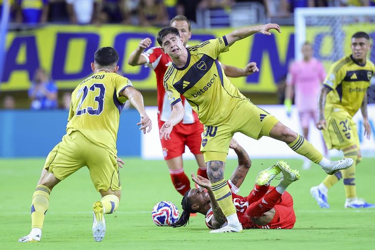 Un futbolista de Boca jugó desgarrado ante el Bayern Múnich. Foto: EFE