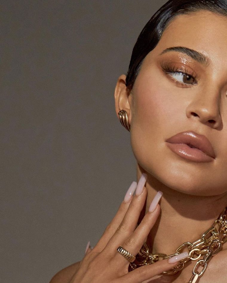Kylie Jenner es el ícono indiscutido de las manicuras glam de Hollywood Foto: Instagram