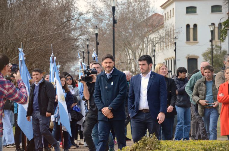 Leonel Chiarella, el nuevo candidato tapado a presidir la UCR, junto al gobernador santafecino Maximiliano Pullaro.