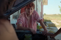 Foto: https://bloody-disgusting.com/movie/3726866/bones-and-all-teaser-trailer-suspiria-directors-love-story-stars-timothee-chalamet/