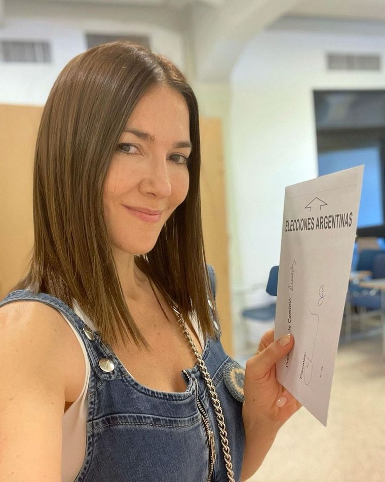 Cristina Pérez anuncia su color predilecto en estos looks Foto: Instagram