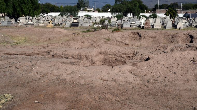 En estas fosas se arrojaban algunos de los cuerpos de los desaparecidos durante la dictadura cívico militar Foto: ALF PONCE MERCADO / MDZ