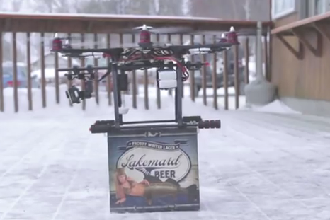 Usan drones para repartir cerveza en EEUU