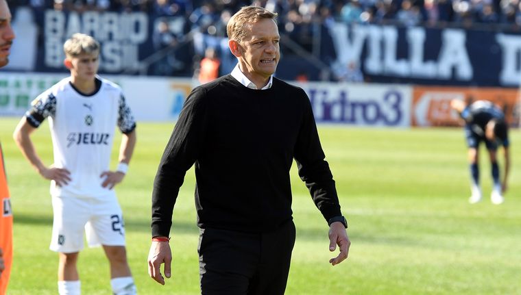 Martín Cicotello deberá definir el centro de ataque. Foto: ALF PONCE MERCADO / MDZ