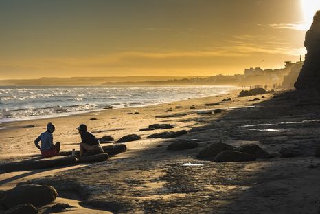 Las Grutas, en Río Negro, se volvió un clásico por su mar calmo y su costa de acantilados. Las Grutas, en Río Negro, se volvió un clásico por su mar calmo y su costa de acantilados.
