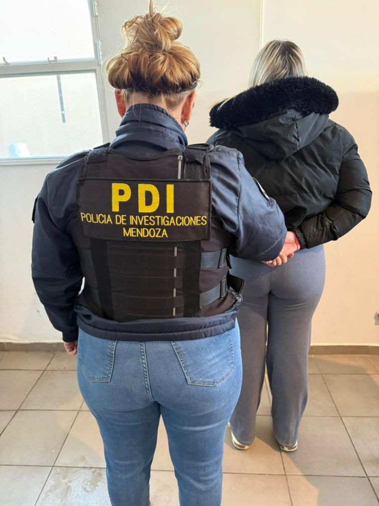 Una mujer aprehendida en medio de las medidas que ejecutó personal de Investigaciones. Una mujer aprehendida en medio de las medidas que ejecutó personal de Investigaciones.