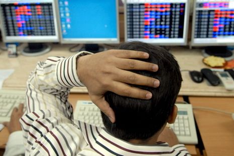 Las acciones recortan las pérdidas del arranque de la semana en la Bolsa porteña, y los bonos mixtos pero el riesgo pais se mantiene por encima de los 800 puntos básicos. Las acciones recortan las pérdidas del arranque de la semana en la Bolsa porteña, y los bonos mixtos pero el riesgo pais se mantiene por encima de los 800 puntos básicos.