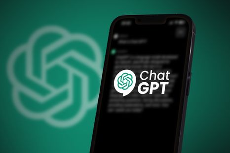 La publicidad en ChatGPT aparecerá etiquetada como contenido patrocinado. La publicidad en ChatGPT aparecerá etiquetada como contenido patrocinado.