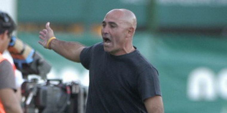El primer técnico de Godoy Cruz en Primera, fue Juan Manuel Llop. Foto: Fotobaires El primer técnico de Godoy Cruz en Primera, fue Juan Manuel Llop. Foto: Fotobaires