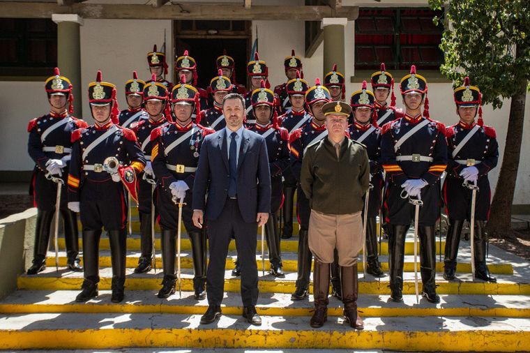 Luis Petri, Granaderos a Caballo