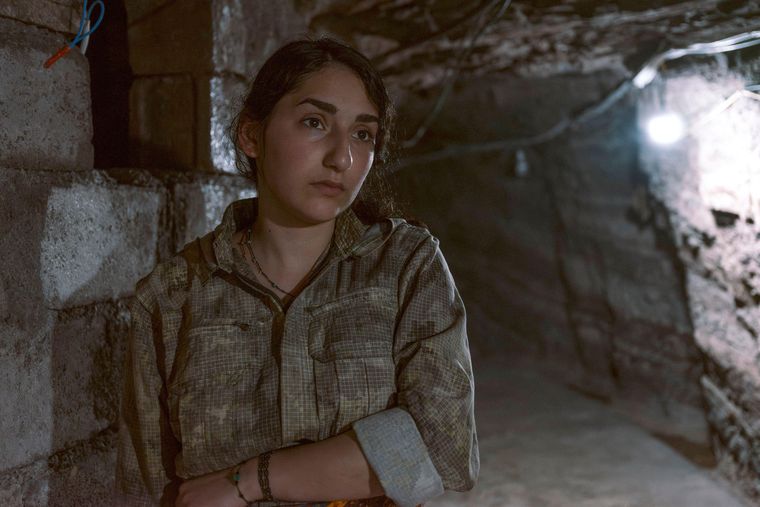Aryen dice que esta lucha le permite recuperar su identidad como mujer kurda.