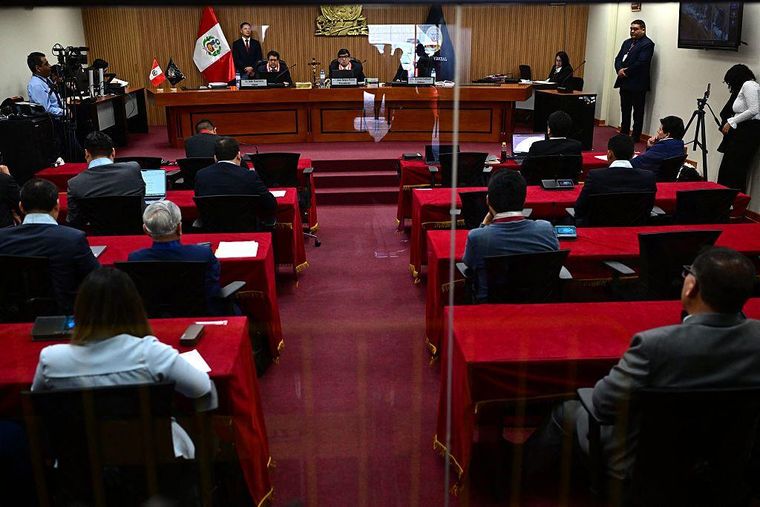 Castillo se suma a la lista de expresidentes condenados por diversos delitos en Perú.