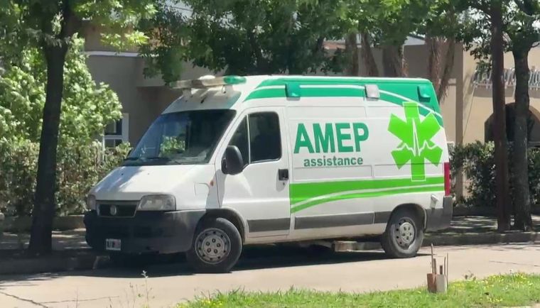 Tras confirmarse un caso positivo de Influenza B, dos egresados de un contingente de Jujuy fueron trasladados a una clínica privada en Villa Carlos Paz. Foto: Captura de video