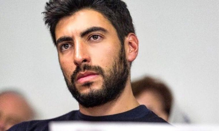 Facundo Moyano le hizo un tierno regalo a su nueva novia El dirigente político y gremial blanqueó públicamente su nueva relación