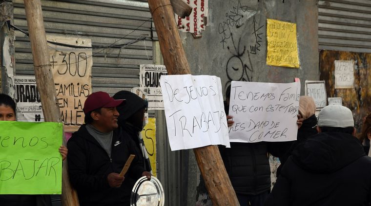 Los comerciantes se agrupan en el frente del Persa para evitar su demolición Foto: ALF PONCE MERCADO / MDZ