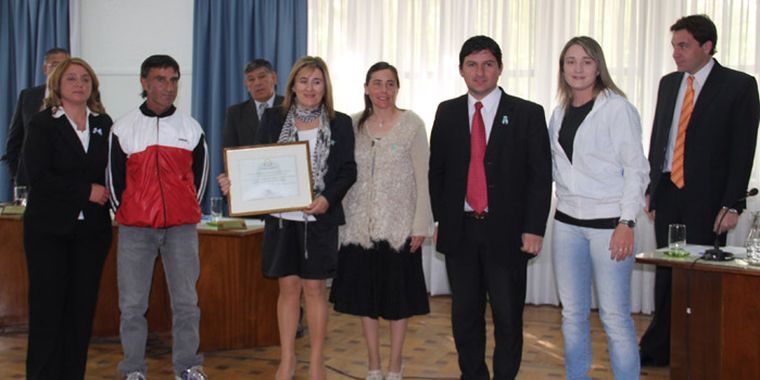 Los representantes de la Fundación recibieron la mención de parte del HCD. Foto: Maggie Ojcius/ Mediamza.com