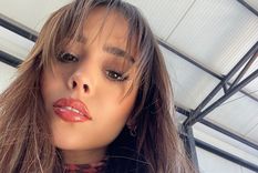 Foto: https://www.nosotras.com.mx/moda-y-belleza/danna-paola-presume-su-belleza-con-look-dosmilero-de-mezclilla/